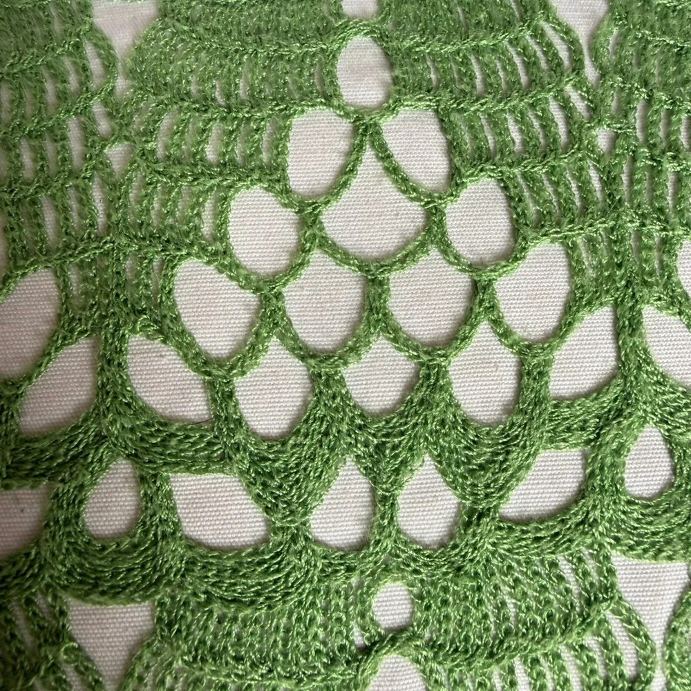 Michaels Stores Green White Crochet Scallop Throw Pillow‎ 17x17 Square Accent